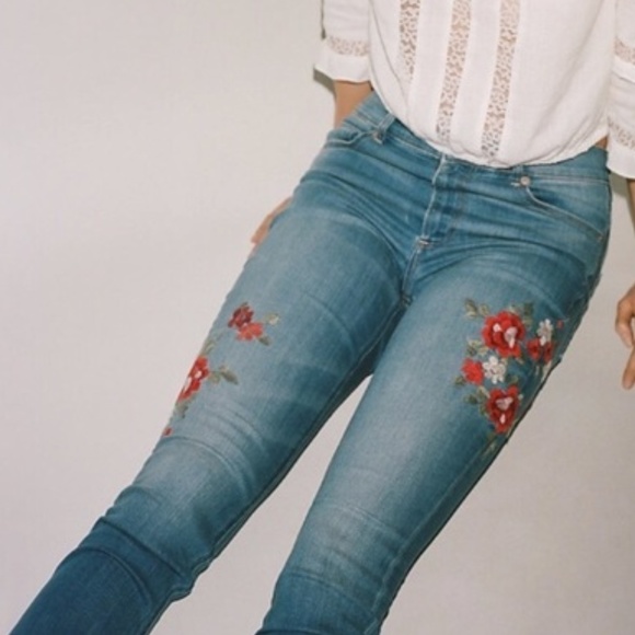 Express Denim - High Waisted Floral Embroidered Ankle Jean Legging